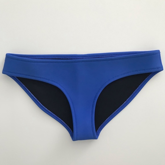 Triangl Bikini - Picture 5 of 8